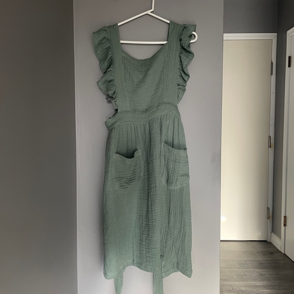 Green Ruffle Apron
